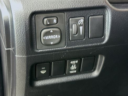 Used 2019 Toyota 4Runner SR5 AWD/4WD image 16