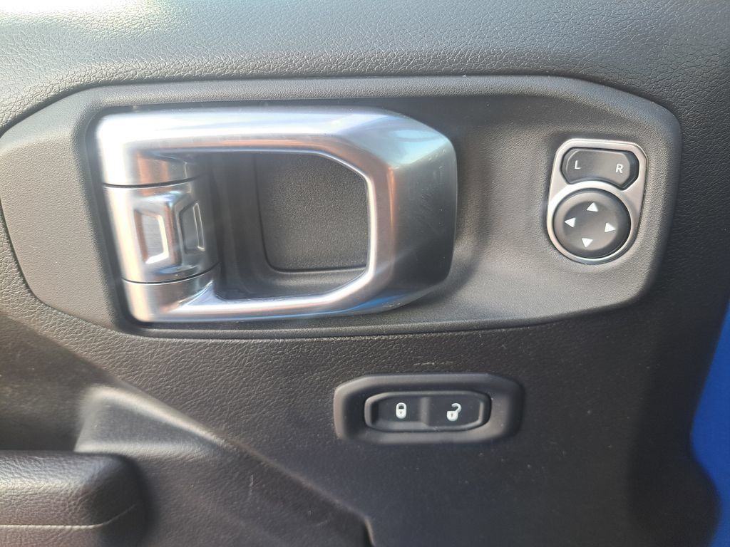 Used 2023 Jeep Wrangler Unlimited Sport AWD/4WD image 23