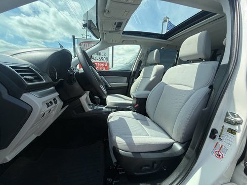 Used 2018 Subaru Forester 2.5i Premium w/ All-Weather Package image 8