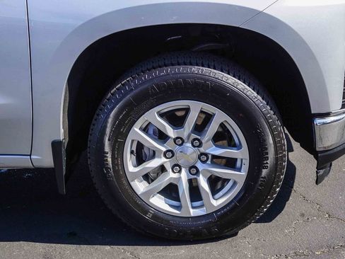 Used 2021 Chevrolet Silverado 1500 LT w/ Convenience Package II image 9