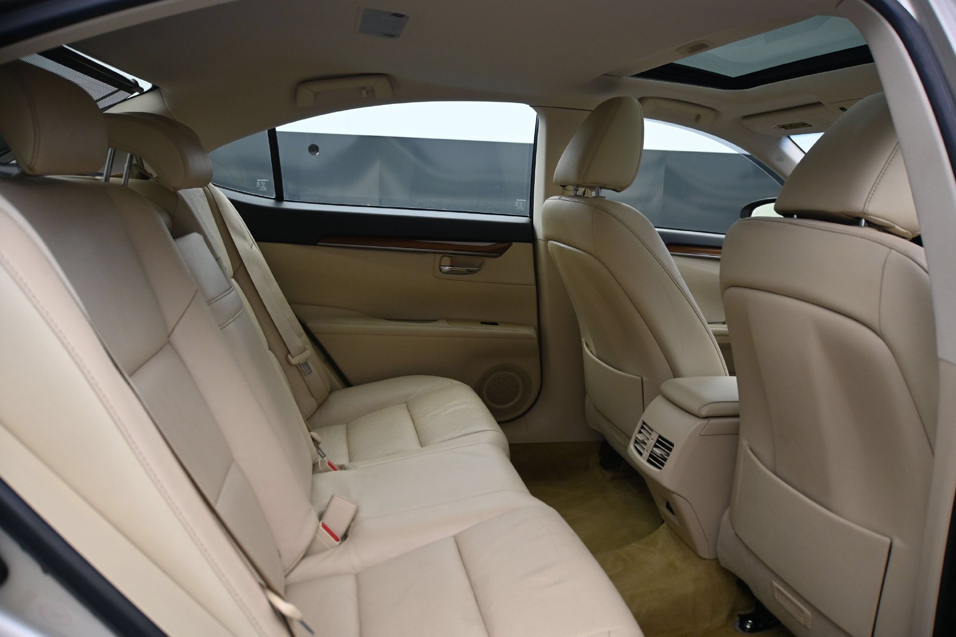 Used 2013 Lexus ES 300h w/ Luxury Pkg FWD image 14