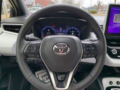 Used 2026 Toyota Corolla SE w/ SE Premium Package image 17