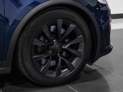 Used 2022 Tesla Model X image 65