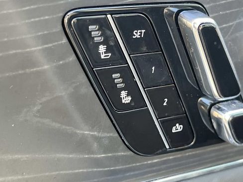 Used 2024 Cadillac Lyriq Sport AWD/4WD image 33