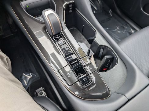 Used 2025 Toyota Crown Signia w/ Advanced Technology Package image 22