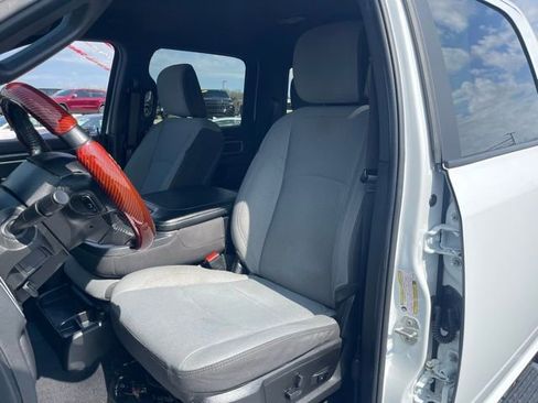 Used 2024 RAM 2500 Big Horn AWD/4WD image 10
