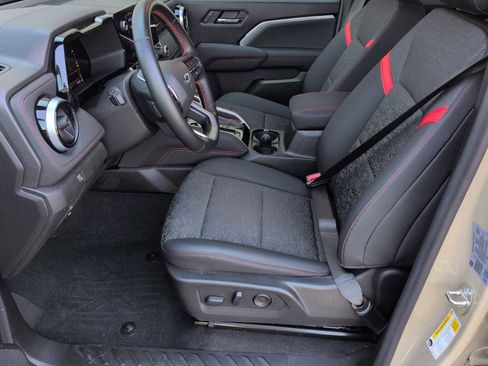 Used 2023 Chevrolet Colorado Z71 w/ Z71 Convenience Package 2 AWD/4WD image 17