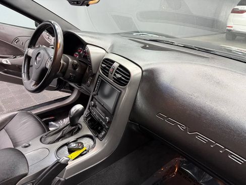 Used 2007 Chevrolet Corvette Coupe w/ Preferred Equipment Group RWD image 36