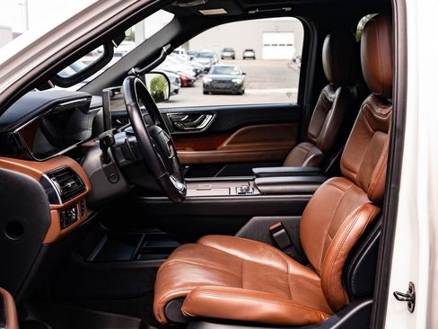 Used 2023 Lincoln Navigator L Reserve AWD/4WD image 23