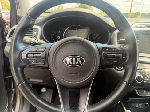Used 2018 Kia Sorento EX FWD image 19