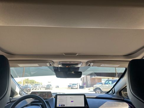 Used 2024 Toyota Prius Prime Premium FWD image 27