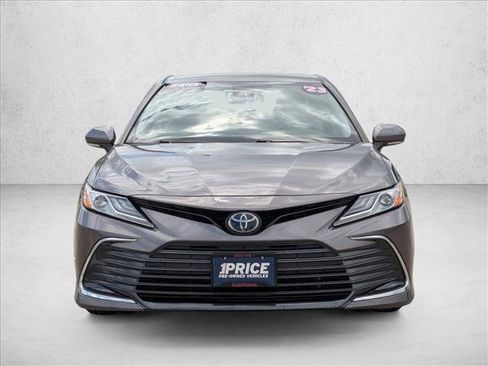 Used 2023 Toyota Camry XLE image 2