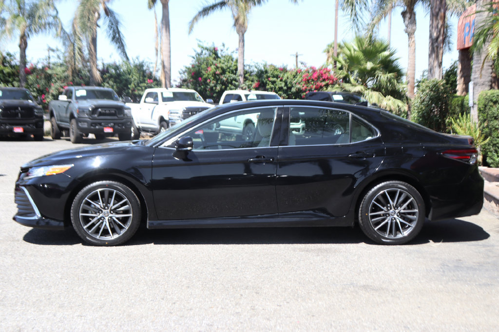 Used 2023 Toyota Camry XLE FWD image 5