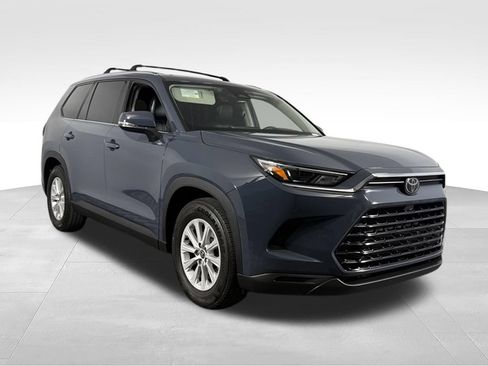 Used 2024 Toyota Grand Highlander FWD image 4