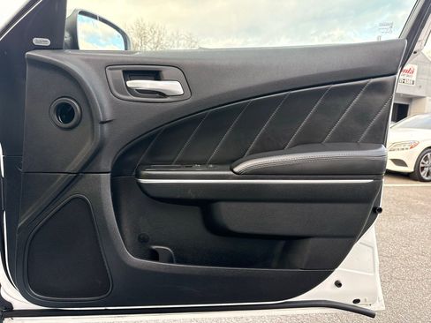 Used 2015 Dodge Charger R/T w/ Plus Group image 31