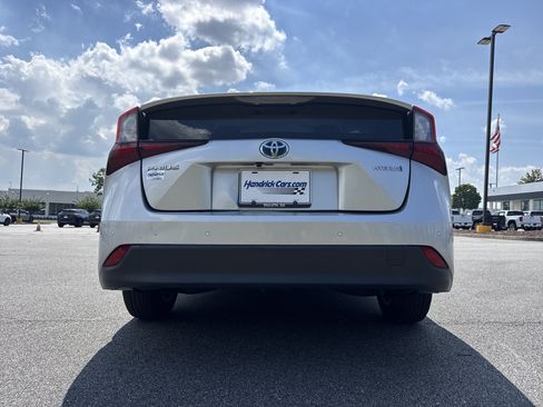 Used 2022 Toyota Prius LE FWD image 9