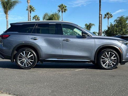 Used 2023 INFINITI QX60 Sensory w/ Cargo Package AWD/4WD image 3