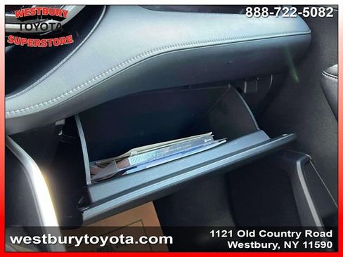 Used 2023 Toyota Highlander XLE AWD/4WD image 31