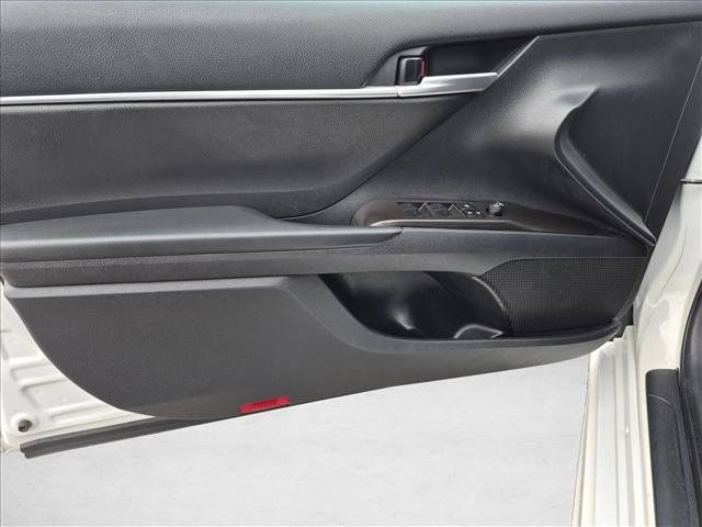 Used 2018 Toyota Camry LE FWD image 26