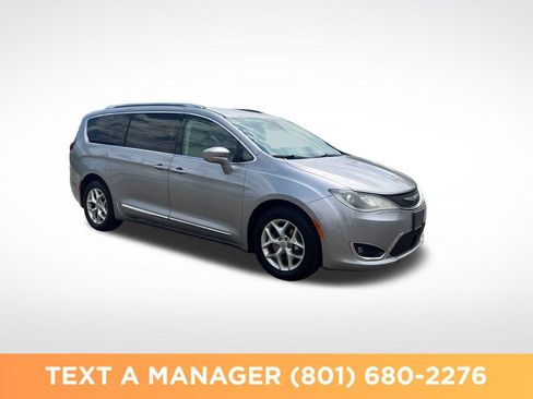 Used 2018 Chrysler Pacifica Touring-L w/ Advanced Safetytec Group FWD image 7