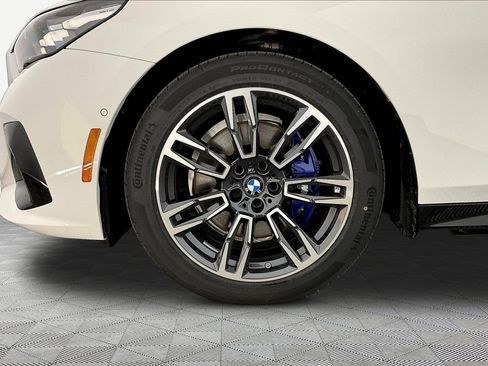 New 2026 BMW 530i xDrive w/ M Sport Package AWD/4WD image 16