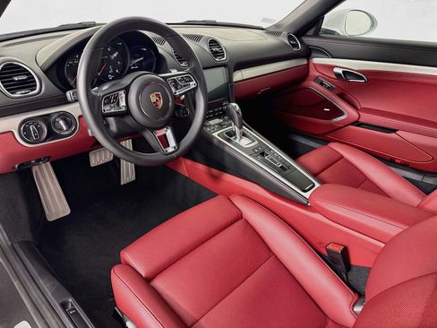 Certified 2025 Porsche 718 Boxster RWD image 4