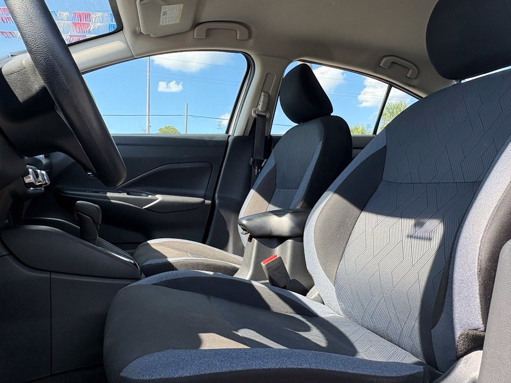 Used 2025 Nissan Versa SV FWD image 10