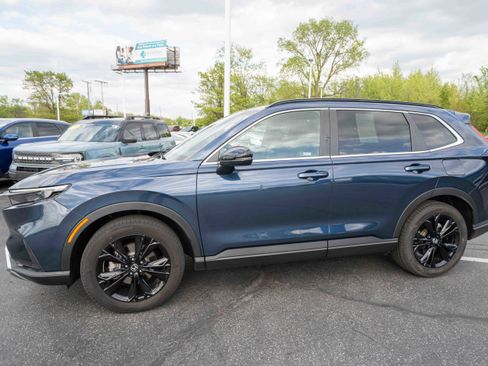 Used 2023 Honda CR-V Sport Touring image 3