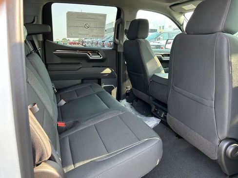 New 2026 GMC Sierra 1500 Elevation image 17