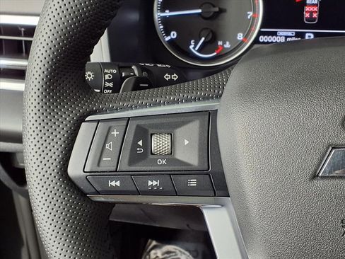 Used 2025 Mitsubishi Outlander SE image 25