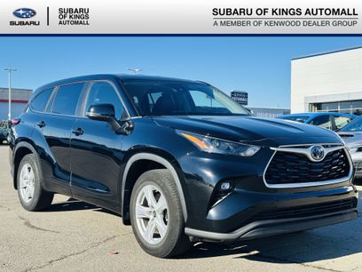 Used 2023 Toyota Highlander LE