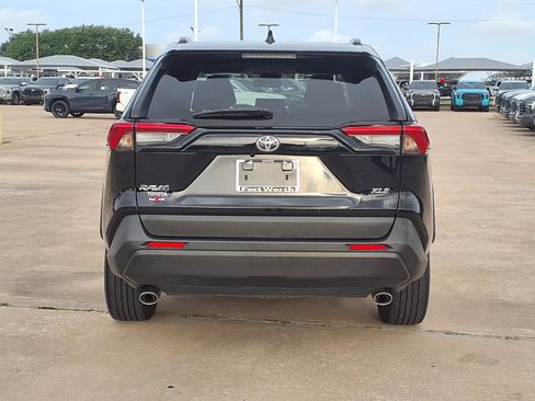 Used 2025 Toyota RAV4 XLE Premium FWD image 8