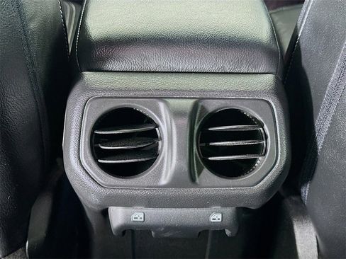 Used 2023 Jeep Gladiator Sport image 17