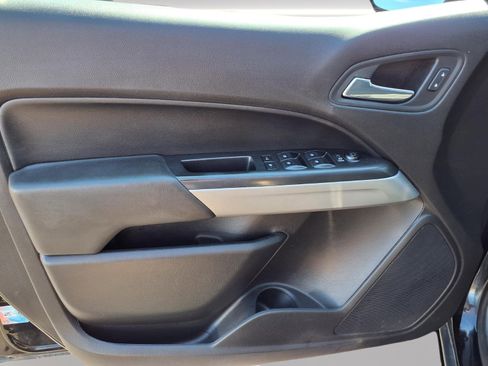 Used 2016 Chevrolet Colorado LT w/ Midnight Edition AWD/4WD image 13