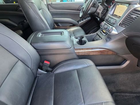 Used 2016 Chevrolet Suburban LT image 22