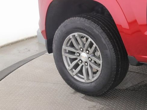 Used 2024 Chevrolet Colorado LT w/ LT Convenience Package II image 13