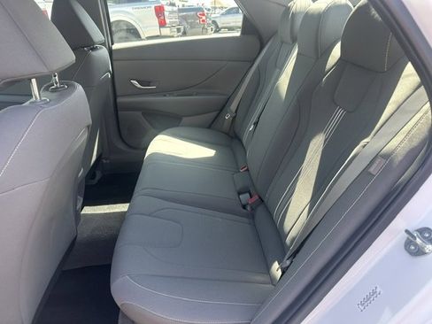 Used 2024 Hyundai Elantra SEL image 12