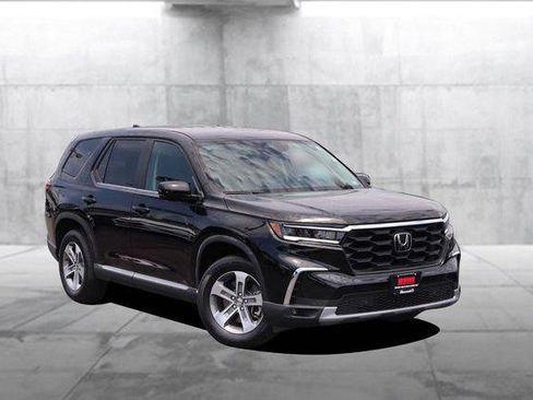 Used 2025 Honda Pilot EX-L image 2