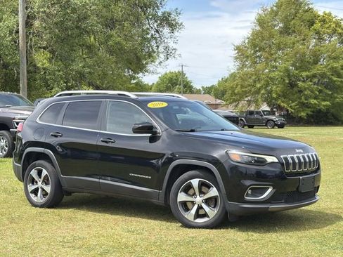 Used 2019 Jeep Cherokee Limited w/ Luxury Group FWD image 3