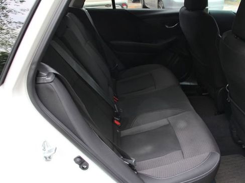 Used 2024 Subaru Outback Premium image 31