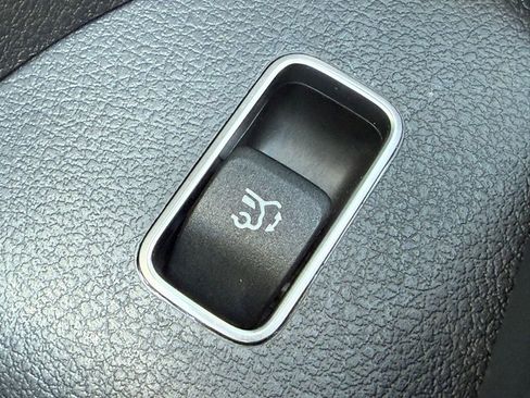 Used 2025 Mercedes-Benz GLS 450 4MATIC image 21