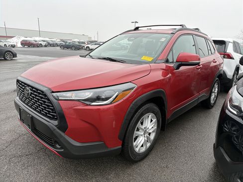 Used 2023 Toyota Corolla Cross LE image 4