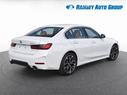 Used 2025 BMW 330i xDrive Sedan w/ M Sport Package AWD/4WD image 4