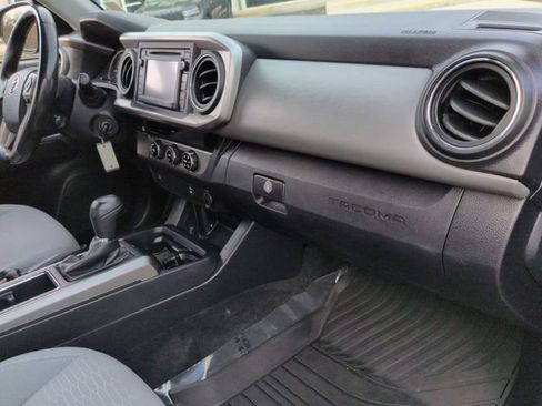 Used 2017 Toyota Tacoma SR5 w/ Tow Package image 34
