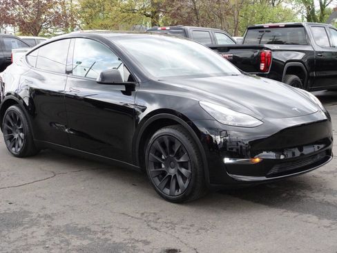 Used 2024 Tesla Model Y Long Range image 4