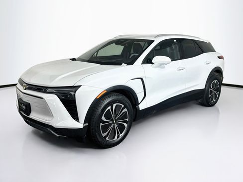 Used 2024 Chevrolet Blazer EV LT AWD/4WD image 3