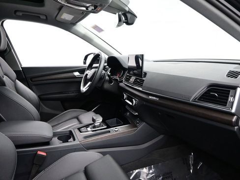 Used 2024 Audi Q5 2.0T Premium w/ Convenience Package image 12