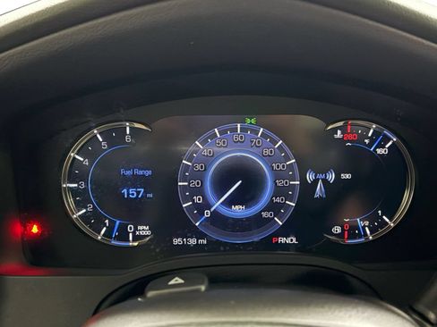 Used 2018 Cadillac Escalade Premium Luxury RWD image 24
