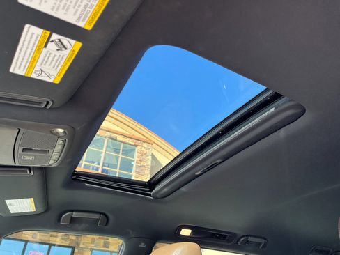 Used 2022 Nissan Armada Platinum w/ Captain's Chairs Package image 31