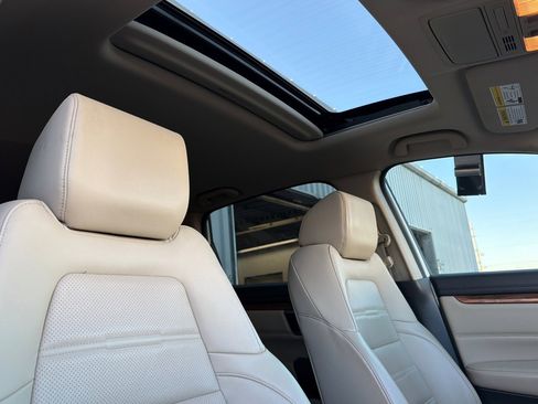 Used 2018 Honda CR-V Touring image 16